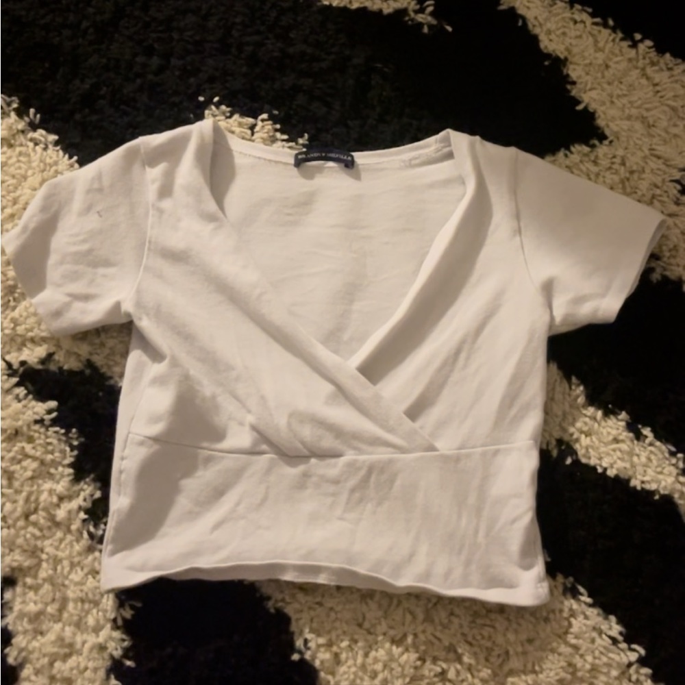 BRANDY MELVILLE LIGHT BLUE CROPPED CROSS TEE